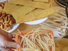-鸿顺老铁锅美蛙鱼府(解放碑店)