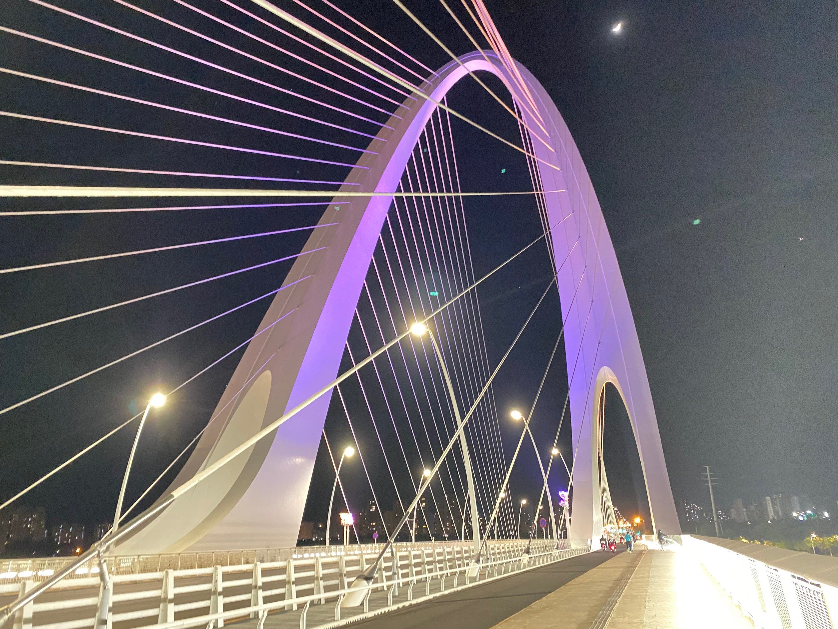 夜览首钢大桥