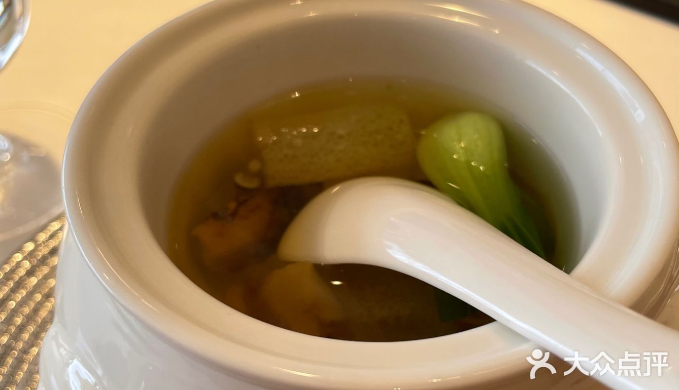 打卡东钱湖边的 远 餐厅