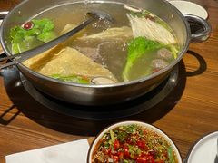 -乡土黄·鲜牛肉火锅·小龙虾(兴业街店)