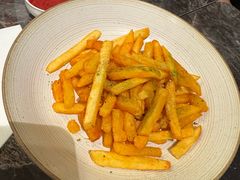 薯门永存薯条-LESCEDARS Brasserie Bistro香柏树