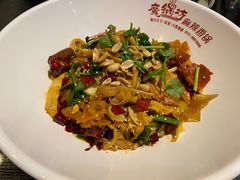 -魔锅坊麻辣香锅(章丘香港街店)
