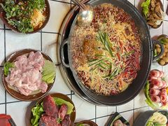-扎起市井老火锅(乐山总店)