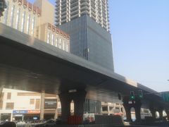 -上海不夜城广场(上海不夜城金融大厦店)