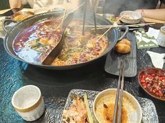-鹿鸣山草本茶香火锅(园西路店)