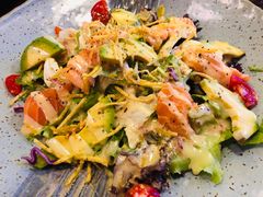 牛油果三文鱼沙拉-白石的深夜食堂(大上海店)