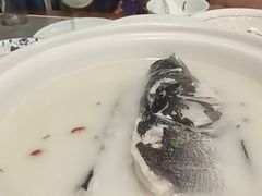 浓汤鱼头-浔味·山屿湖·正宗淳牌全鱼宴老字号