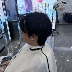 -藤野造型烫染·漂发