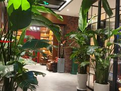 -愉肴麻辣香锅(中山路店)