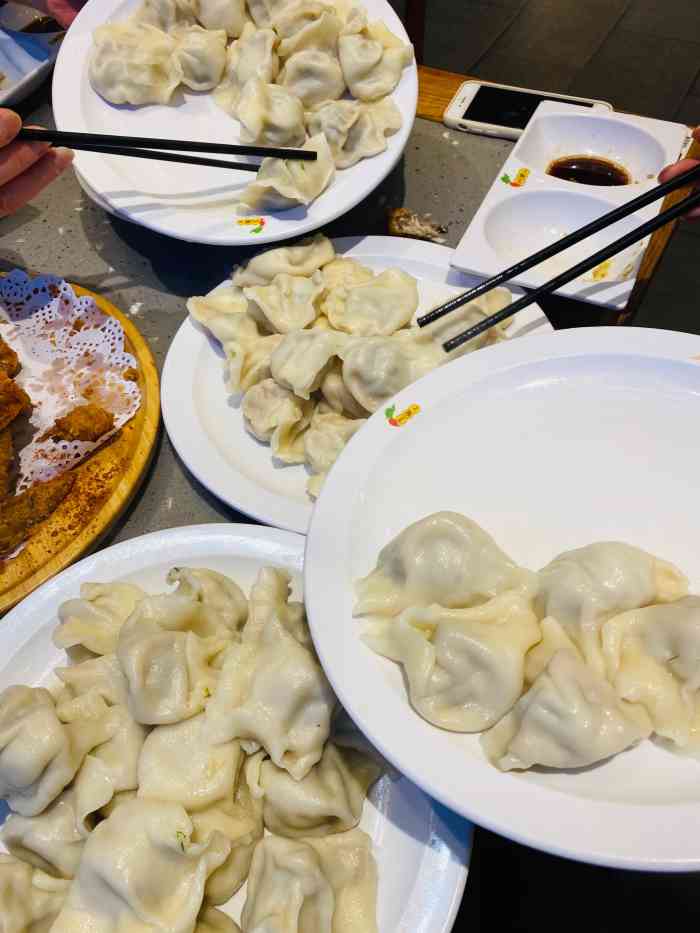 水萝卜饺子海鲜家常菜(燕平路店)-"上学的时候经常去改善生活,那里有