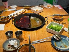 -三个四川人火锅(华联商厦店)