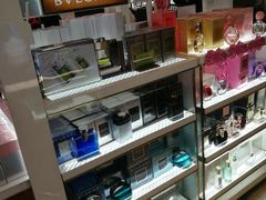 -日上免税店(三径路t3店)