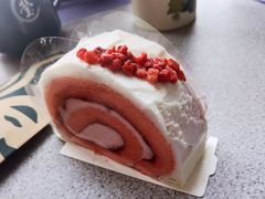 甜蜜草莓瑞士卷-星巴克(哈尔滨新一百店)