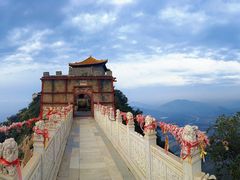 -鸡鸣山旅游景区