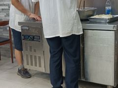 -黄阿姨锅贴大王(万航渡路店)