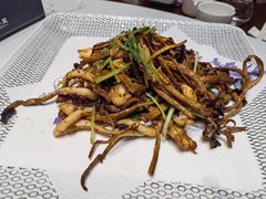 -梅花香里大酒店(郁金香路店)