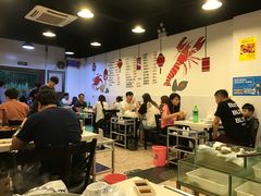 -虾弄弄海派小龙虾·牛羊蝎子火锅