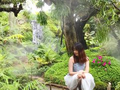 -Chom Cafe and Restaurant