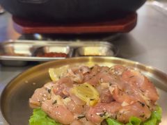 -围炉肉舍•炭烤活鳗•丹东海鲜烤肉(步行街店)