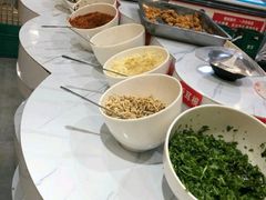 自助调料区-屋头串串(新街里店)