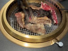 -铭牛烧肉·和牛海鲜自助(高新月牙湖店)