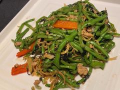 紫苏炒开边豆角-六个大厨·秘制粤菜(广州塔店)