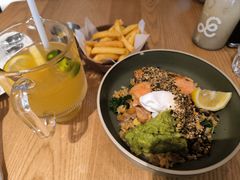 烟熏三文鱼水波蛋泡菜炒饭-gaga(深圳福田星河COCO Park店)