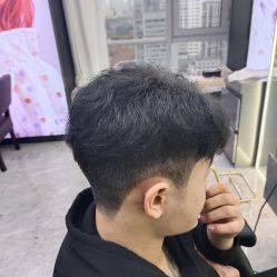 -藤野造型烫发染发