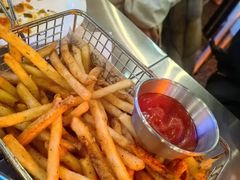 -BHC炸鸡(明洞总店)