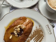 -Majestic Café