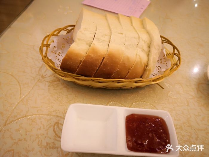 华梅西餐厅(中央大街店)槽子面包切片图片 - 第393张