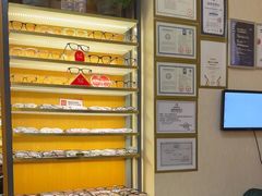 -优医视平价眼镜蔡司依视路折扣工厂店(十里堡店)