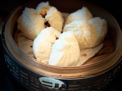 传统蜜汁叉烧包-广州康莱德·韵轩中餐厅