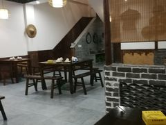 -黄桷树曹家私房菜(江与城店)