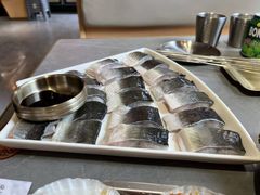 -围炉肉舍•炭烤活鳗•丹东海鲜烤肉(步行街店)