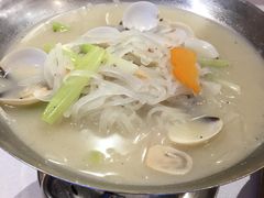 -景月阁空中食府(希尔顿酒店)