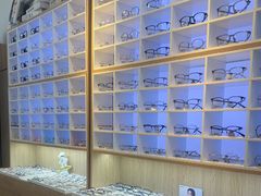 -天空之镜眼镜店蔡司依视路配镜授权零售店(望京颐堤港店)