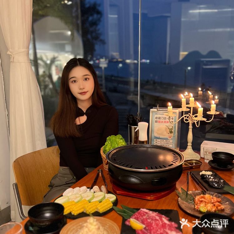 正在感受厦门夜景与海风的浪漫！