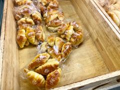 现烤牛角包-吉美诺烘焙(公园北路店)