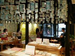 -猫的天空之城概念书店(杭州南宋御街店)