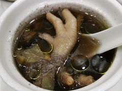 花生眉豆熟地炖鸡脚-惠爱餐厅