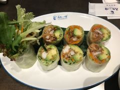 牛油果软壳蟹米纸卷-美奈小馆·越南料理(中航城君尚购物中心店)