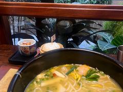 -银米·云南传统过桥米线(双廊黑金冠店)