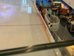 -冰纷万象滑冰场(赣州华润万象城店)