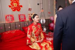 点击看大图 -GRACE KELLY婚纱与礼服(北京店)