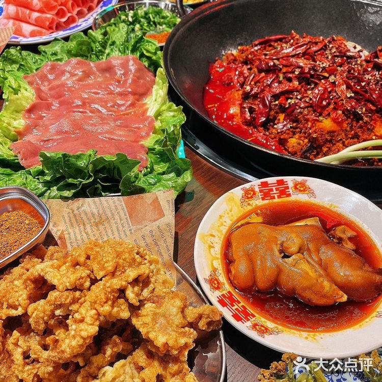 谁说济南没有公路夜市火锅？就在泉城路！