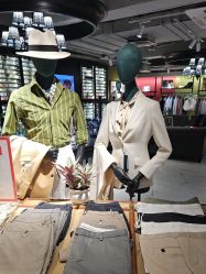 -BRANS PORO布朗斯伯勒西装高级定制·瑞璞西装(金陵店)