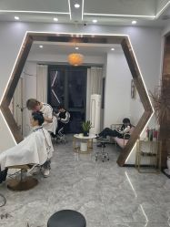 -V8潮牌·接发烫染连锁