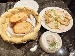 -LESCEDARS  Bistro香柏树(外滩店)