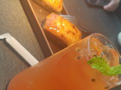 -蝴蝶里·粤菜·点心(滨江龙湖店)
